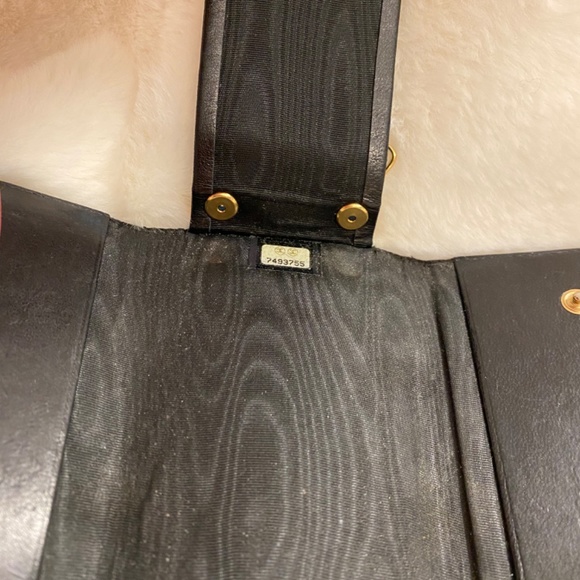 Authentic Chanel Caviar Timeless key holder in black - Picture 5 of 5